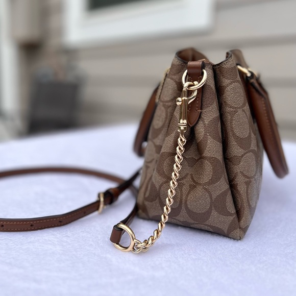 Coach Mini Sage Carryall - Picture 4 of 11